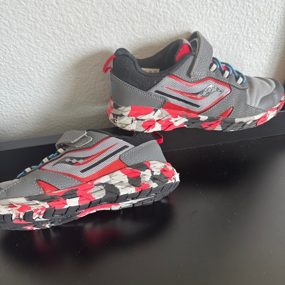 Kids Athletic Shoes - Gray and Red - Picture 2 of 5